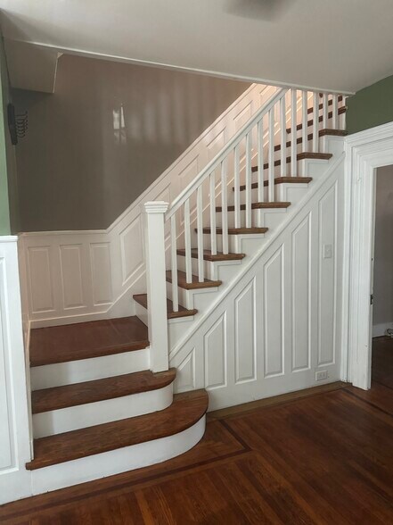 Wainscoting Detail - 2021 W Girard Ave