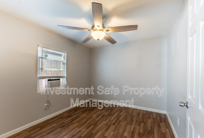 Building Photo - 821 39th St