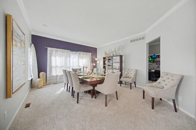 Building Photo - 1495 Chapleau Dr