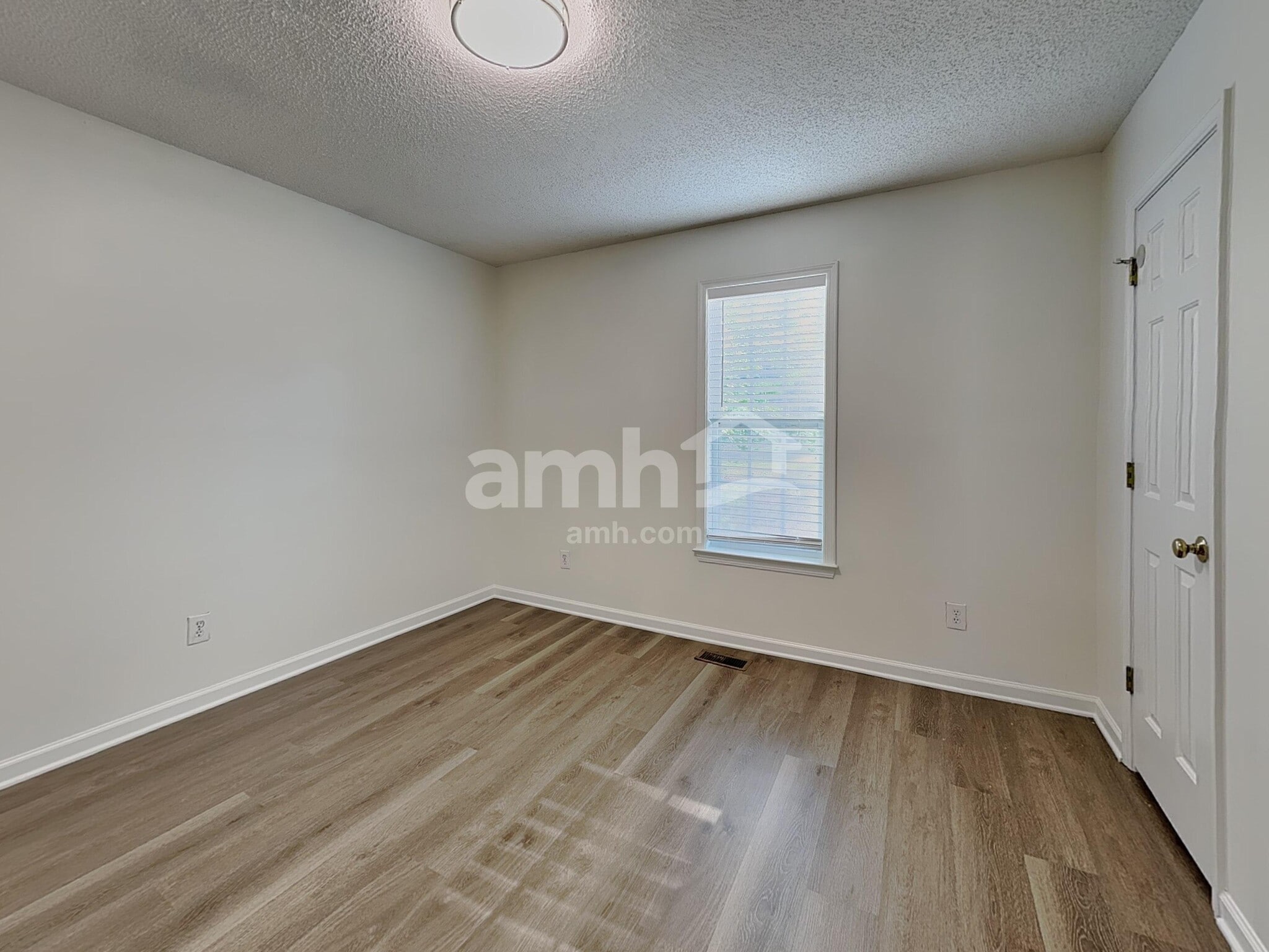 Building Photo - 205 Wood Green Dr