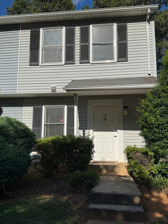 Building Photo - 12 Durbin Pl