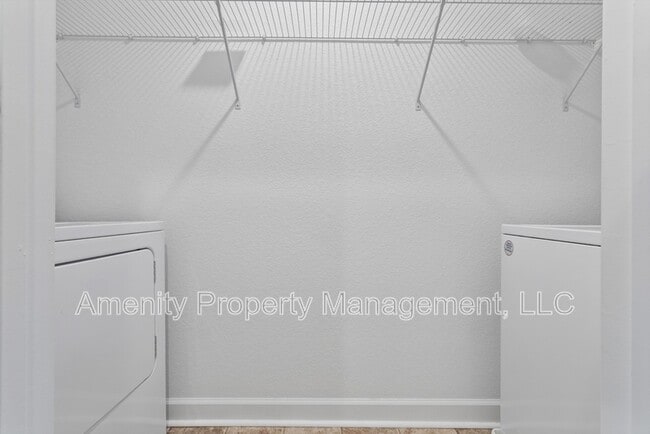 Building Photo - 2403 Trafton Pl