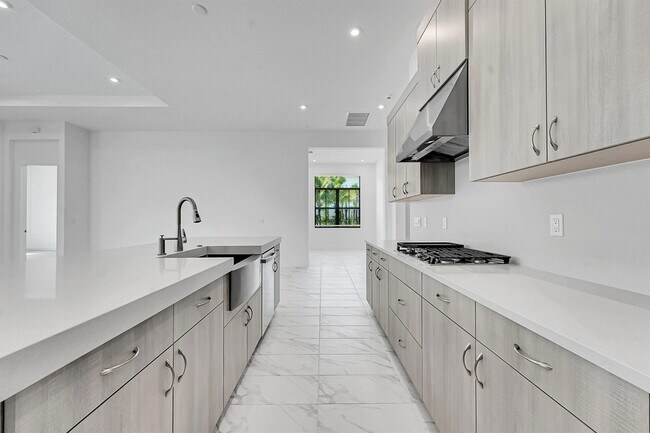 Building Photo - 13908 Vivant Dr