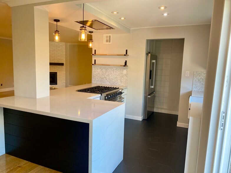 Newly remodeled open kitchen - 11337 Nebraska Ave