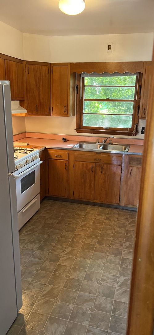 Building Photo - Available August 2026;  Monthly rent $2,95...