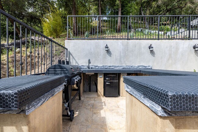Building Photo - Coming Soon~ Private Wine Country Estate Retreat....