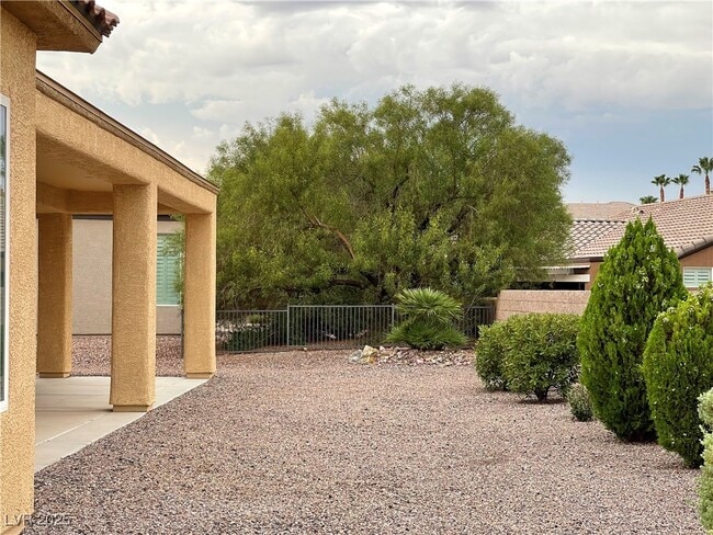 Building Photo - 2049 Powder Springs St