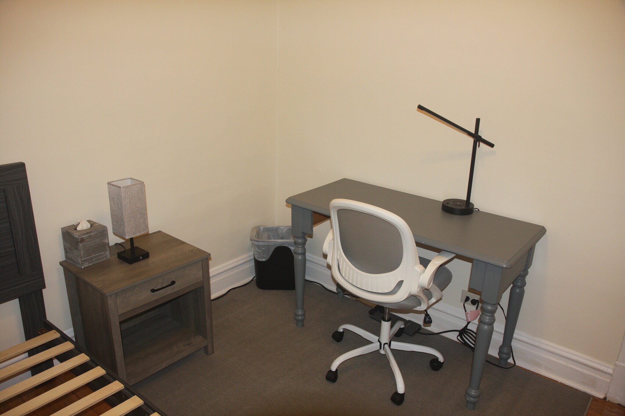 Rear bedroom large enough for a desk - 1417 W Rosemont Ave