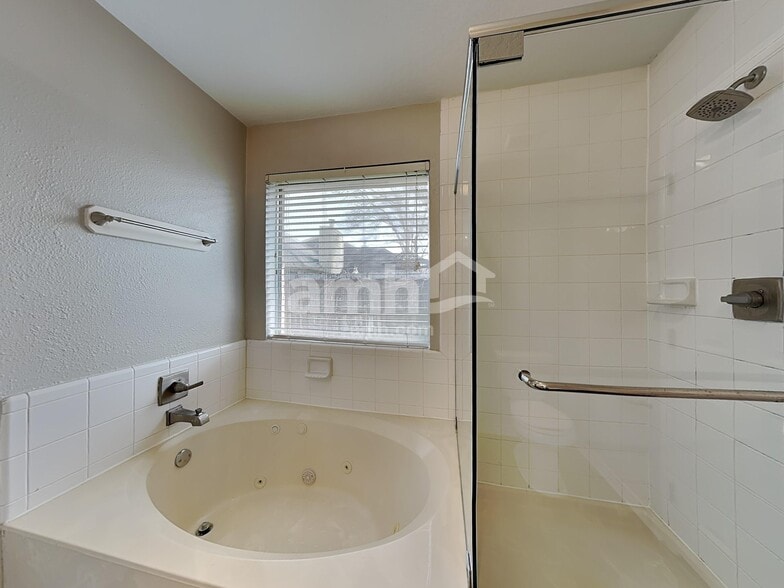 Building Photo - 5010 Chase Mountain Dr