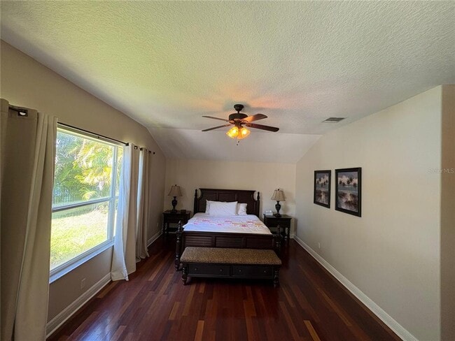 Building Photo - 9718 Pineola Dr