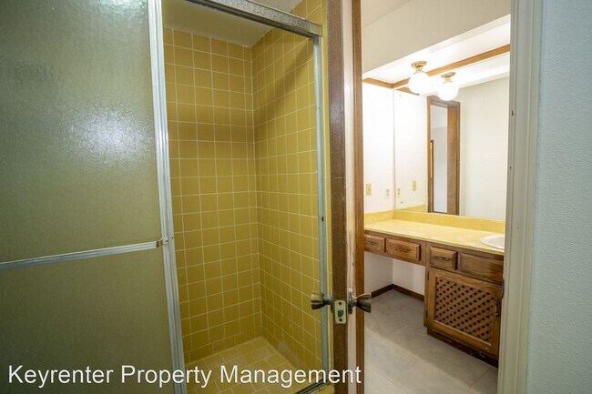 Building Photo - 3 br, 2 bath House - 1810 W 64th St