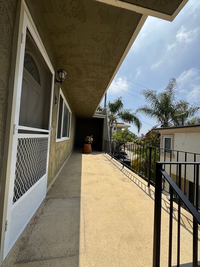 Interior Photo - 221 Sheldon St