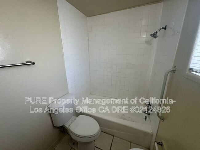 Building Photo - 14601 Osage Ave