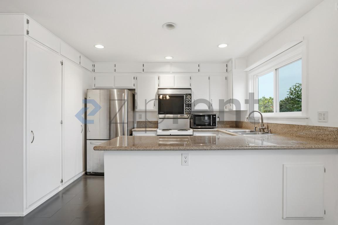 Building Photo - Unit 22