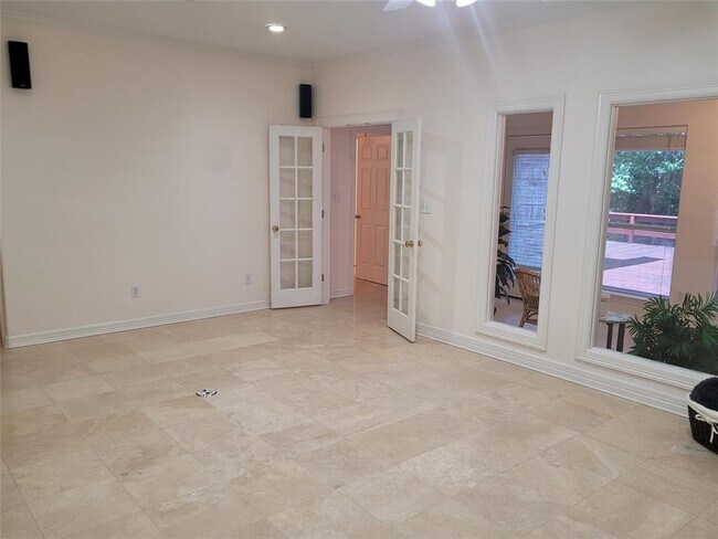 Building Photo - 2626 Blue Lake Dr