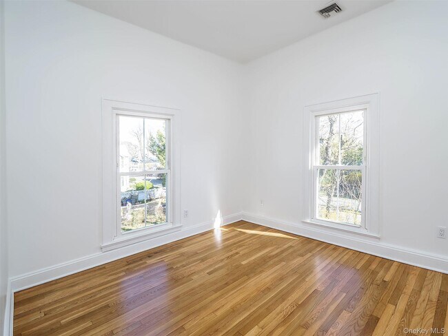 Building Photo - 26 Summit Ave