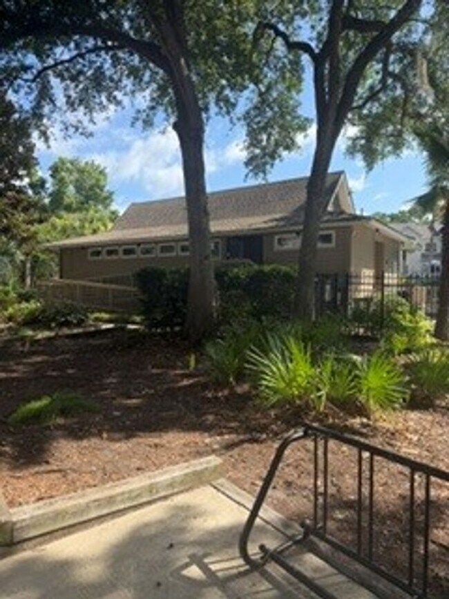 Building Photo - Welcome To Yacht Cove Hilton Head