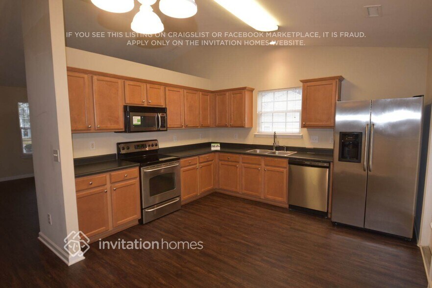 Building Photo - 3940 Laurel Glen Dr