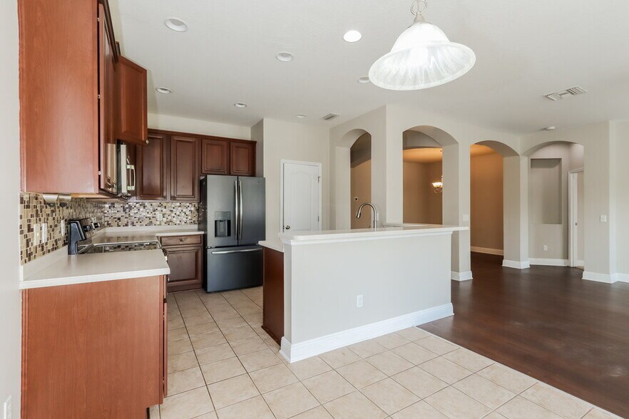 Building Photo - 7935 Camden Woods Dr