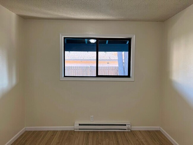 Building Photo - 2Bd/1Ba Single Story Apartment Unit - Move...