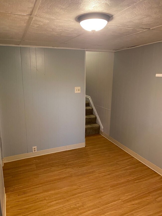 Building Photo - Beautiful 2BD 1BA single family house in Swissvale!