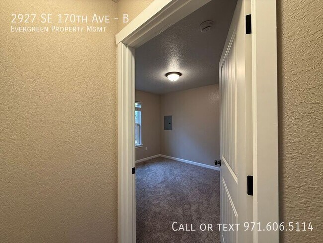 Building Photo - 2927 SE 170th Ave