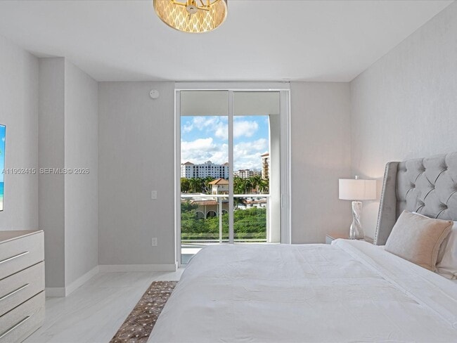 Building Photo - 220 SE Mizner Blvd