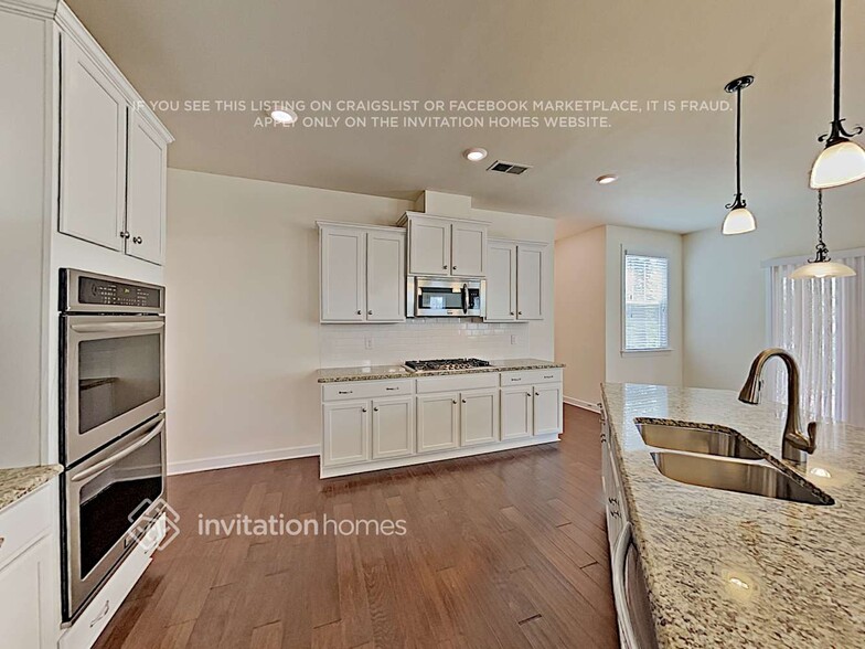 Building Photo - 1633 Great Rd