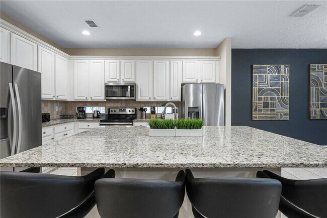 Building Photo - 2689 Calistoga Ave