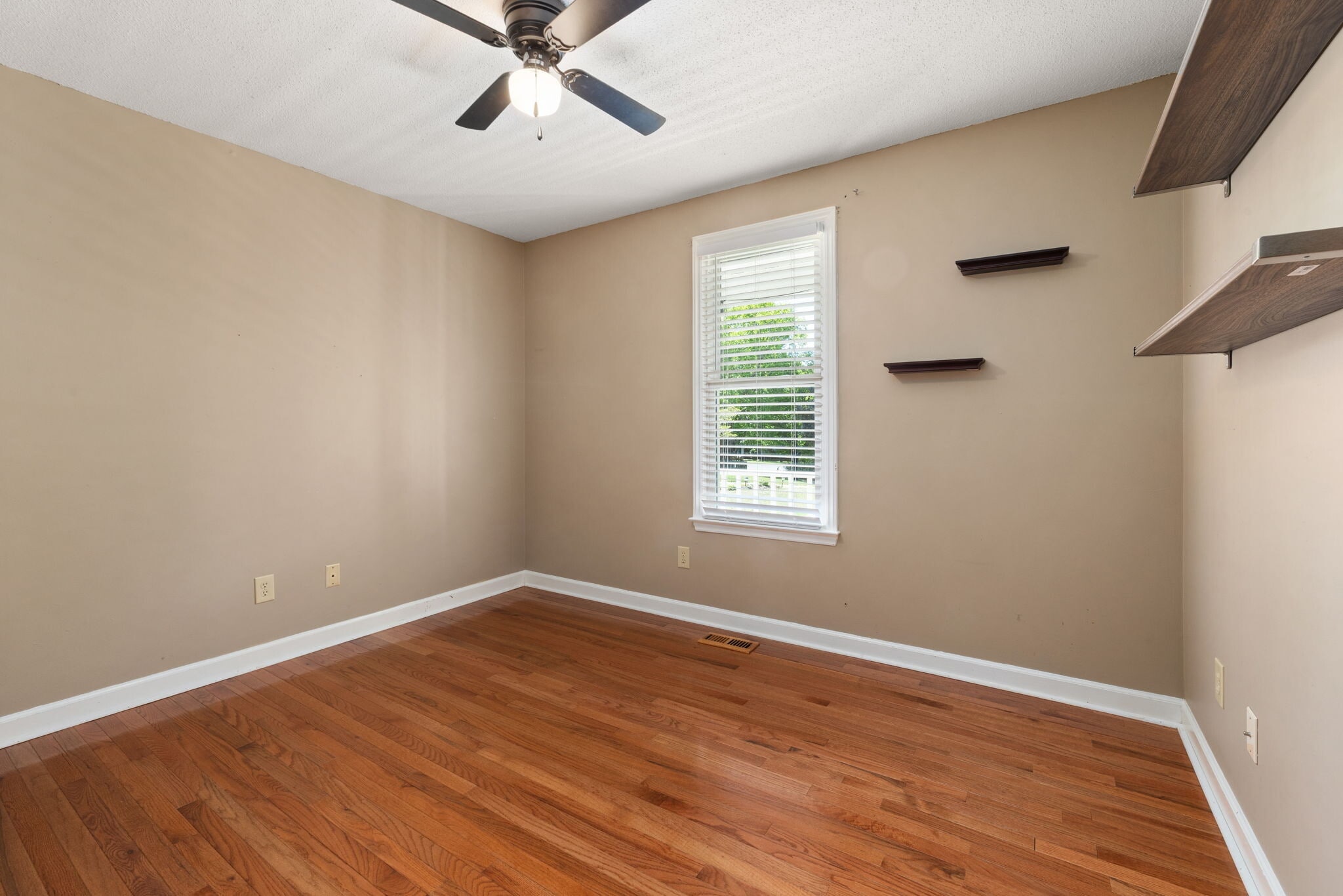 Building Photo - 940 Skylar Ct