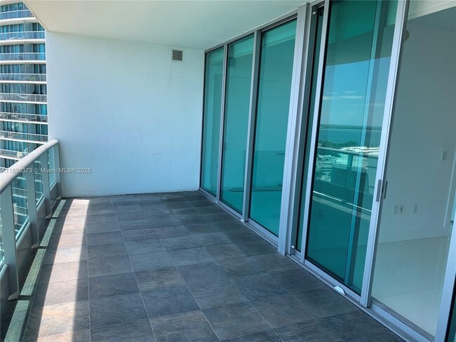 Building Photo - 900 Biscayne Blvd