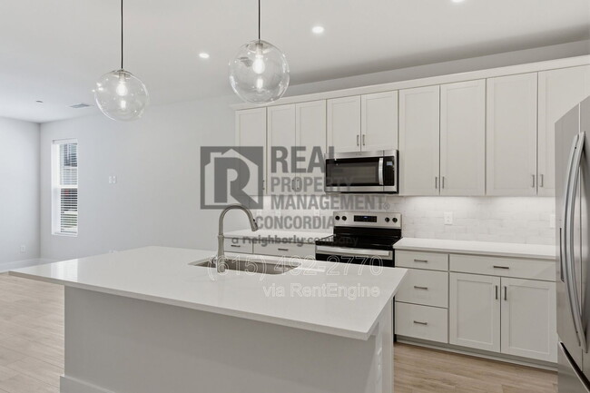 Building Photo - 110 Zola Aly