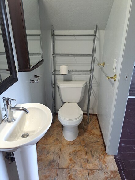 Building Photo - 6170 Plymouth Ave