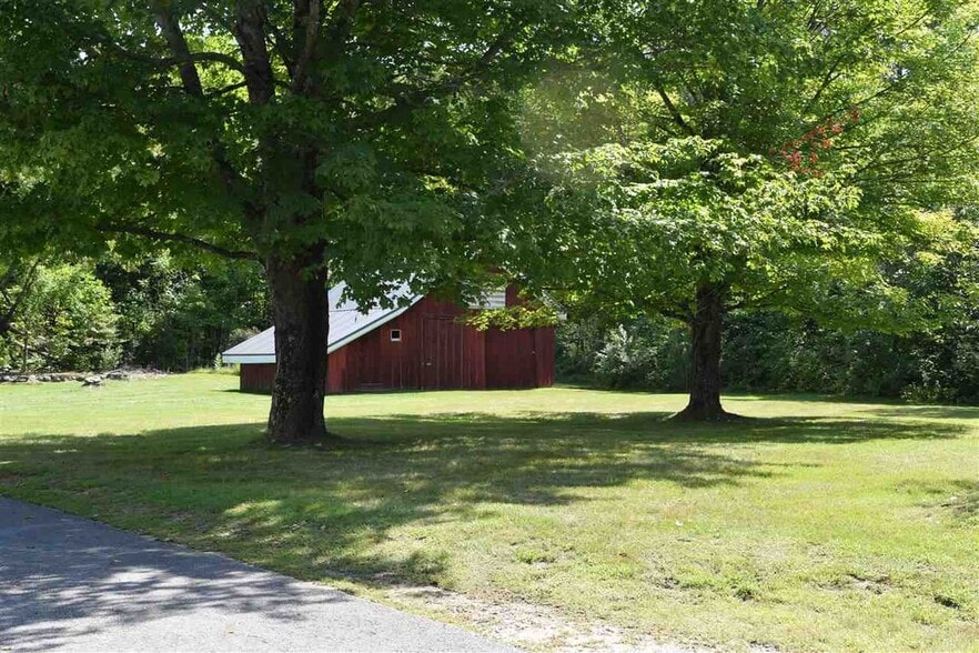 Building Photo - 1092 New Hampshire Rte 175