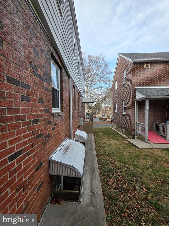 Building Photo - 1022 Fox Chase Rd