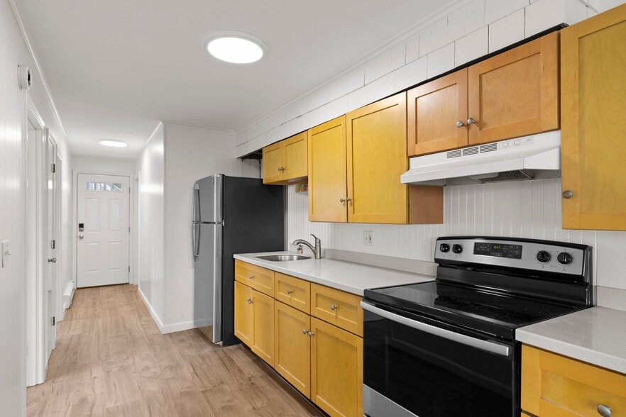 Building Photo - 497 Winnacunnet Rd