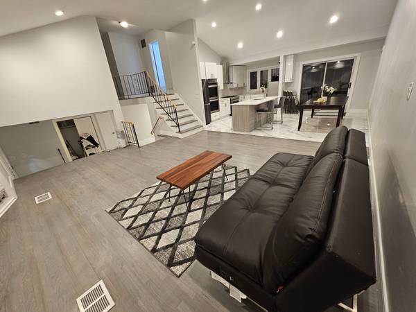 Building Photo - 640 Derby Ave