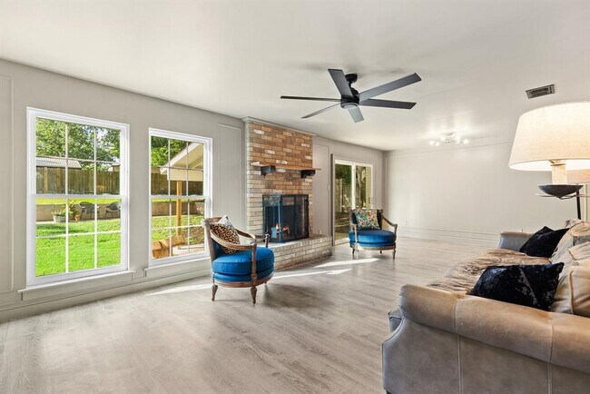 Building Photo - 600 Pin Tail Ln