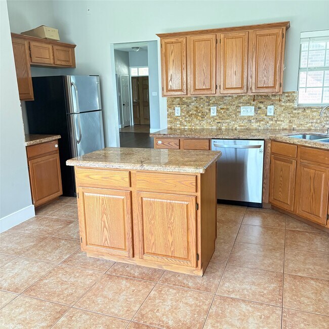 Building Photo - 20315 Aspenwilde Dr