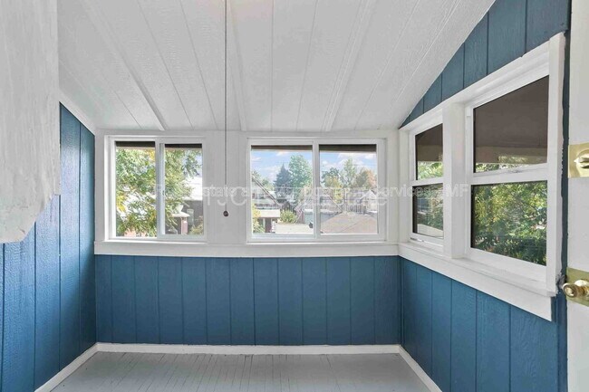 Building Photo - 470 S Lincoln St