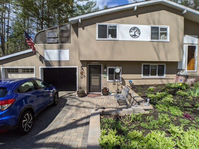 Building Photo - 40 Barton Dr