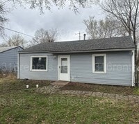 Building Photo - $815 - 2 bedroom/ 1 bathroom - Single Family Home