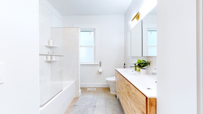 Building Photo - 276-278 Willow St