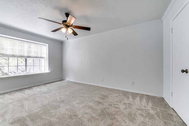 Building Photo - 2815 Welborn St