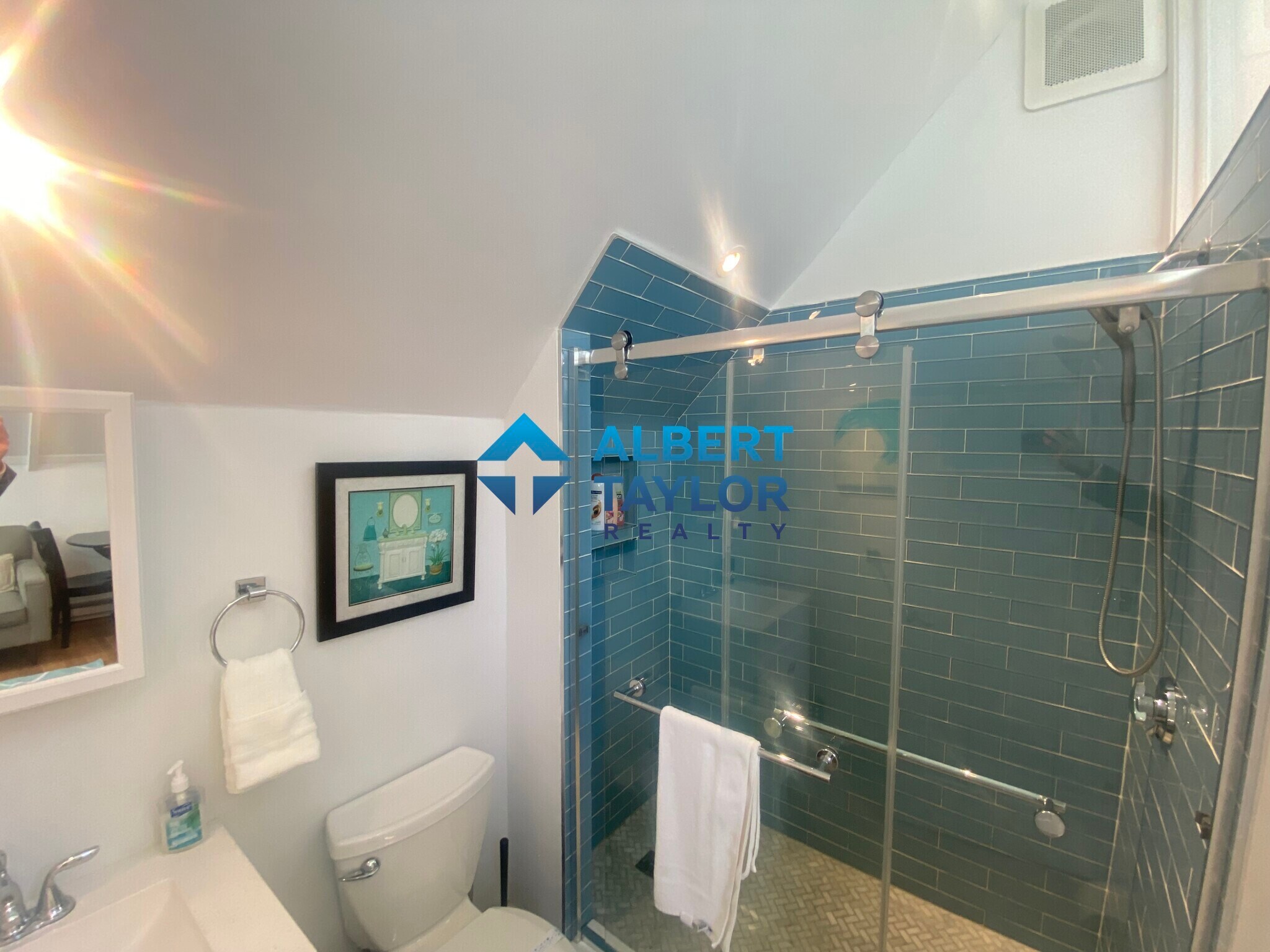 Building Photo - 15 Chiswick Ter