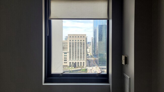 Building Photo - 235 W Van Buren St