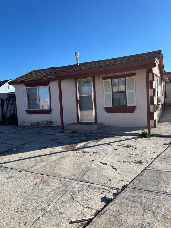 Building Photo - Affordable 2 Bed / 1 Bath Rental