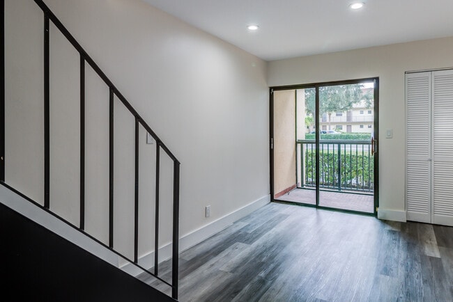 Building Photo - 9137 NW 38th Dr