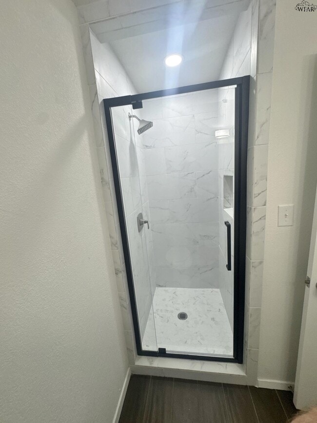 Building Photo - 4318 Hillsboro