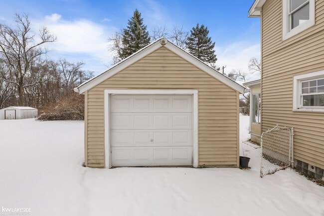 Building Photo - 7618 Sylvan St